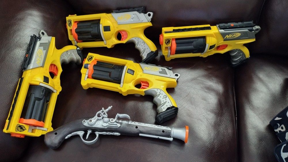 Selling (4) Nerf Guns Good Condition