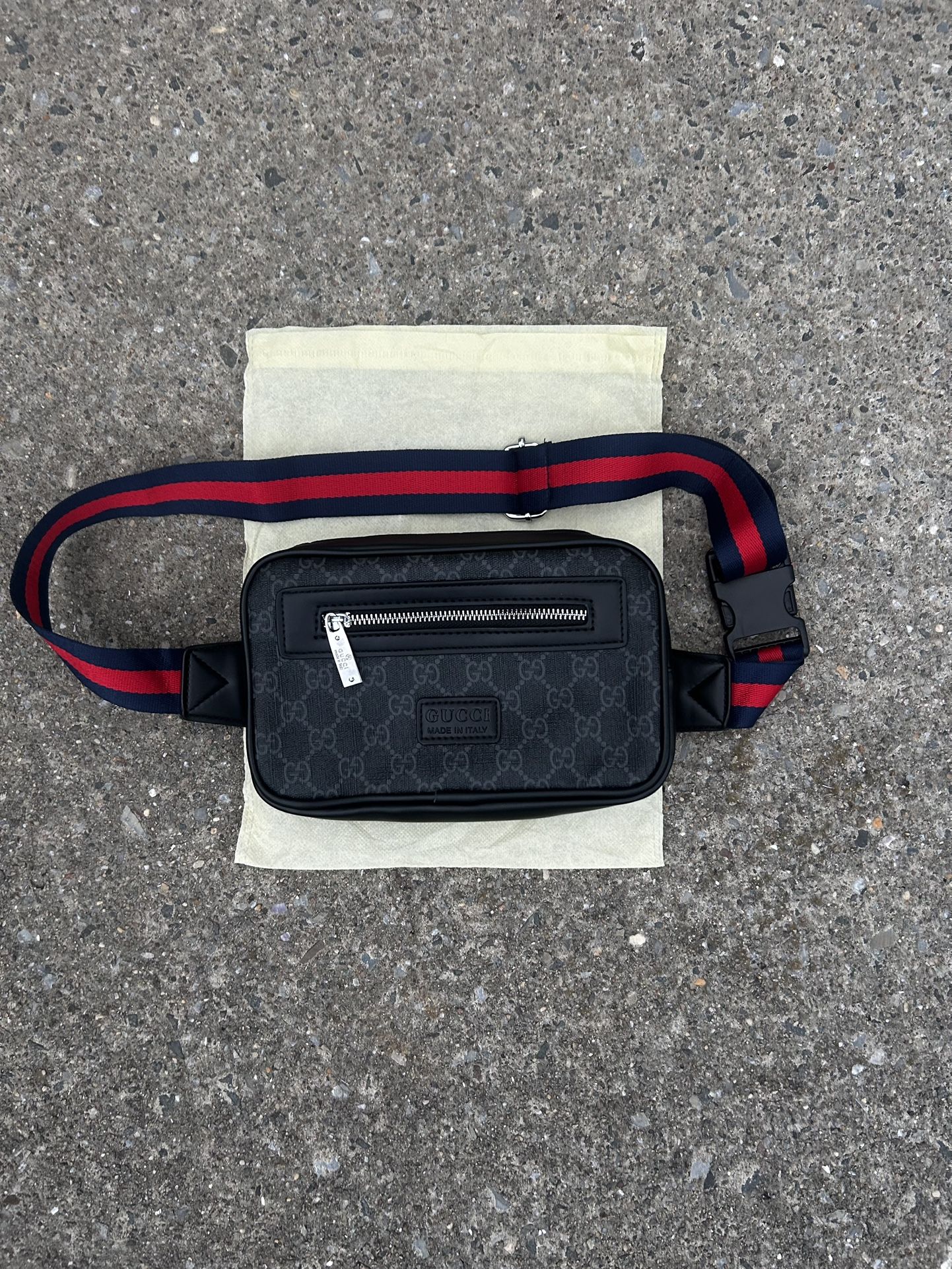 Gucci Fanny Pack With Bag
