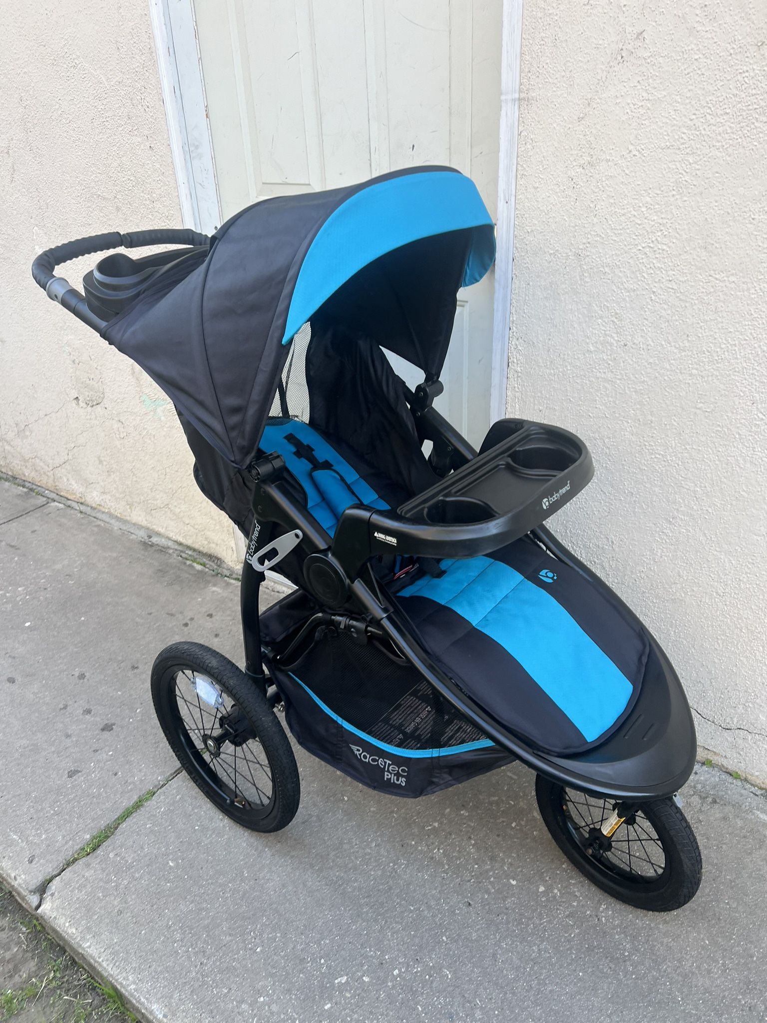 BABY TREND JOGGER STROLLER