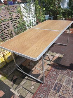 TABLE. Foldable