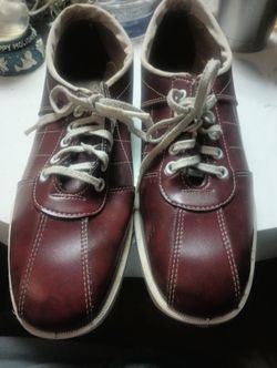 Men's Size 9 Brunswick Bowling Shoes 