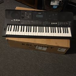 Yamaha E463 Keyboard