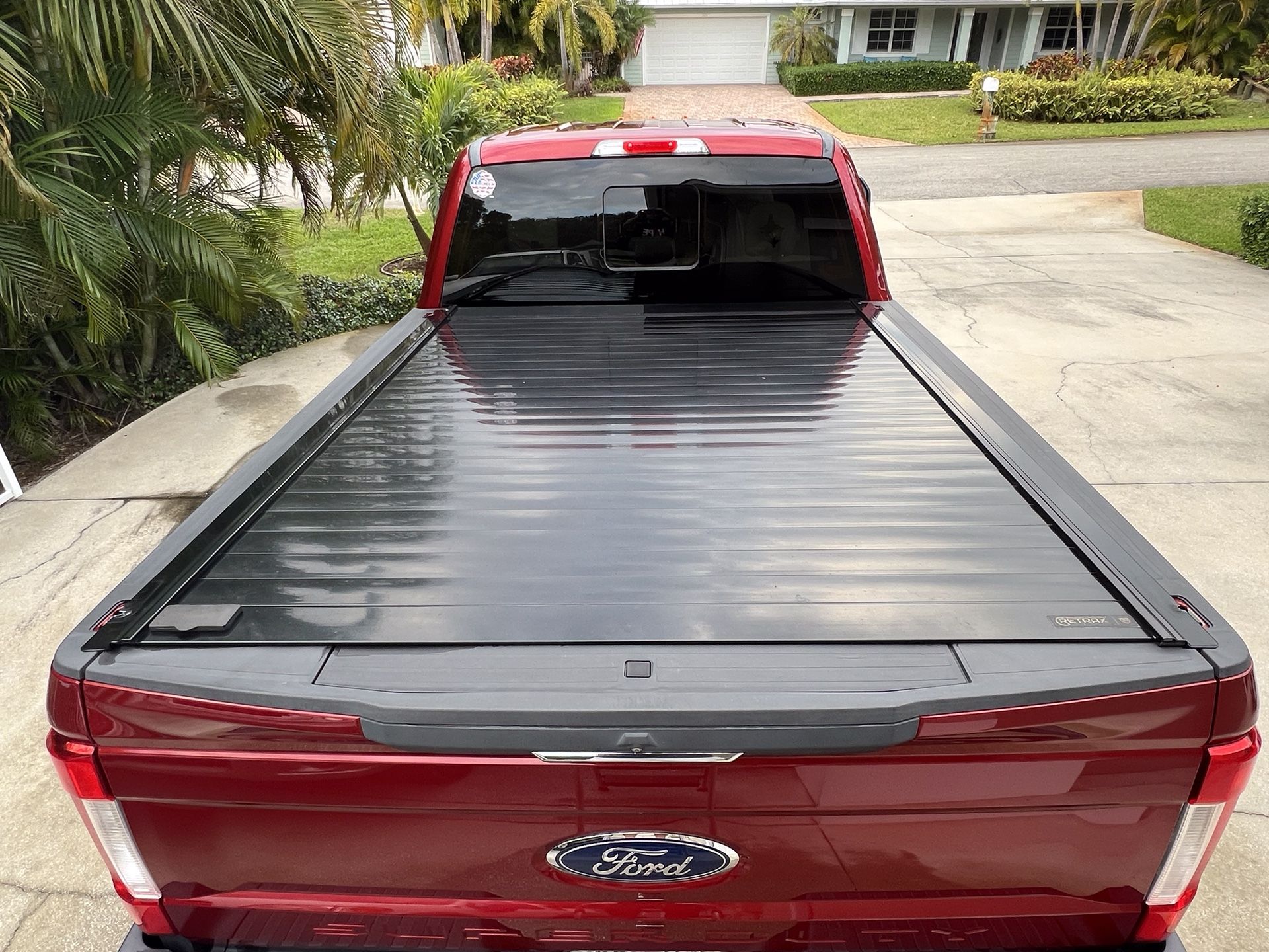 RetraxPRO MX Aluminum, Black Retractable Truck Bed Cover 