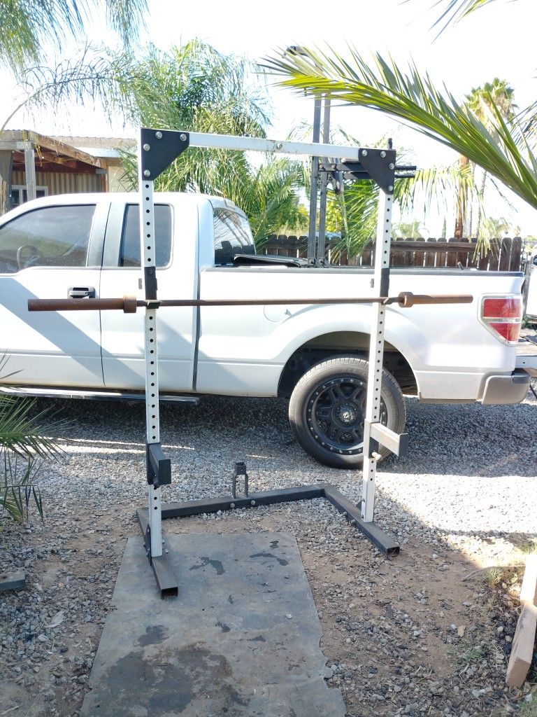 Squat Rack With Olympic Bar