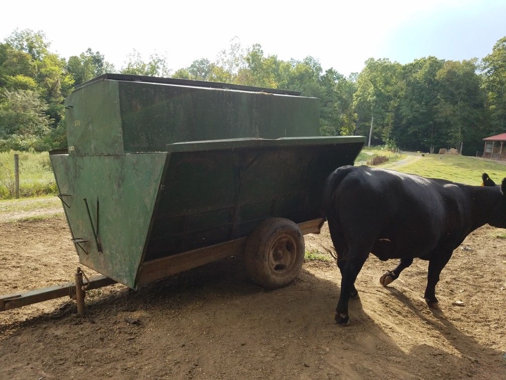 cattle feeder