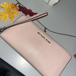 Michael Kors Women's Jet Set Travel Zip Around Leather Wallet Wristlet
