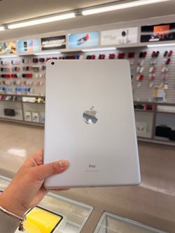 iPad 7th gen 32gb WiFi
