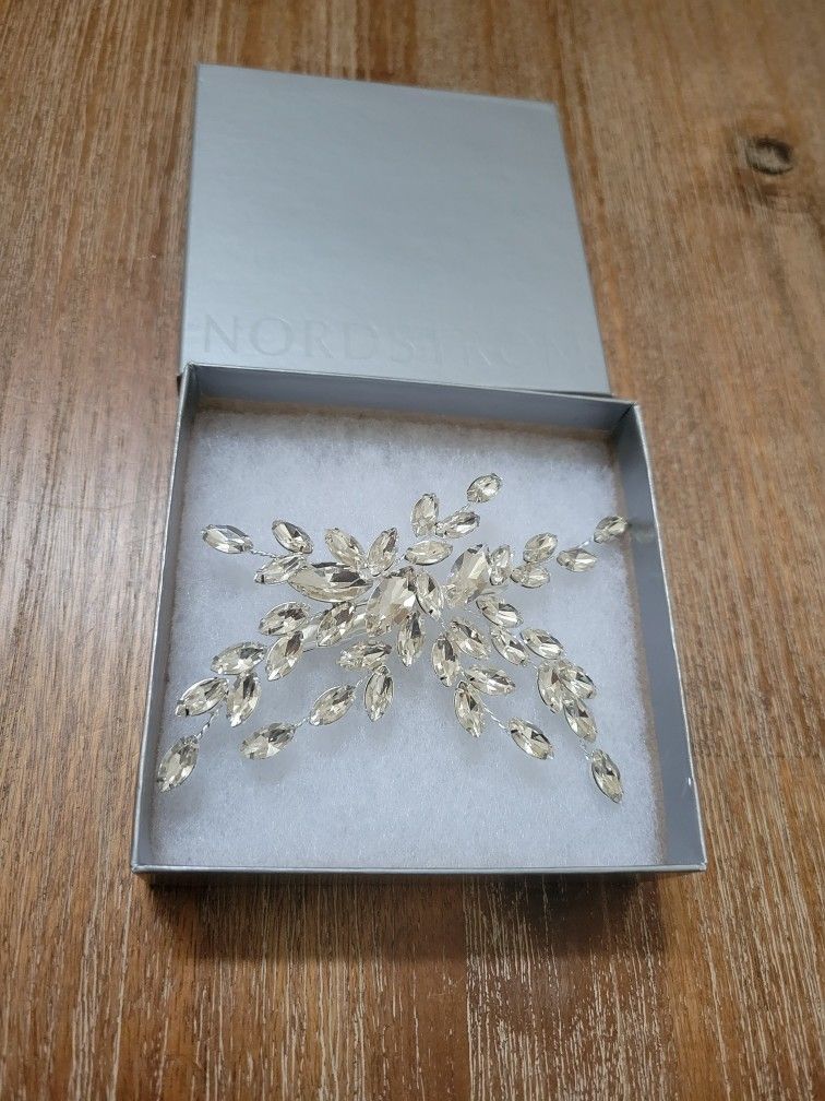 Brides & Hairpins ISADORA Hair Clip - Silver