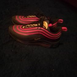 Pink And Black Airmax