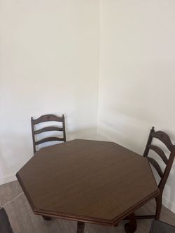 Dinning room table