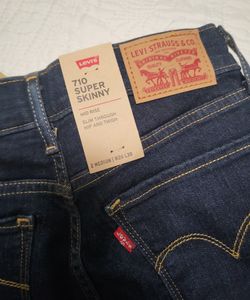 Women's Levi's 710 Super Skinny Size 26
