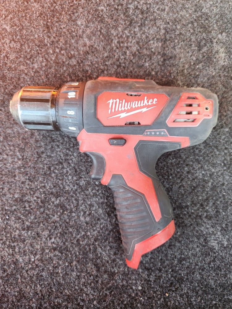 M12 Milwaukee Drill