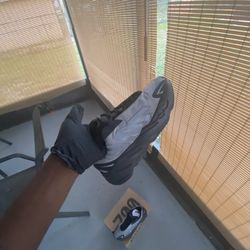 Yeezy 700..