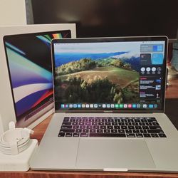 15" Apple MacBook Pro 2018. 6-Core i7, Radeon Pro, Newest Mac OS, Box