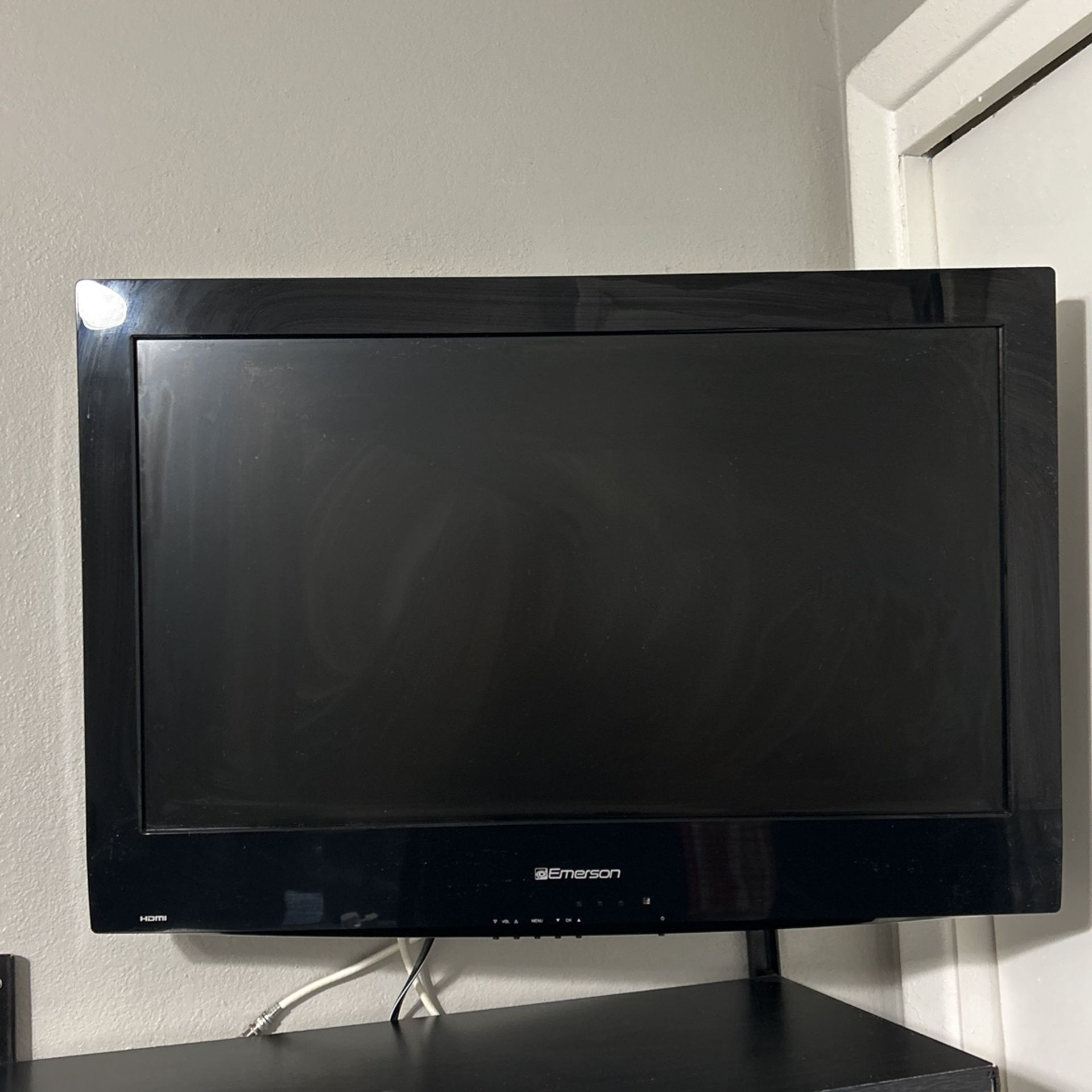 Emerson 32” Tv