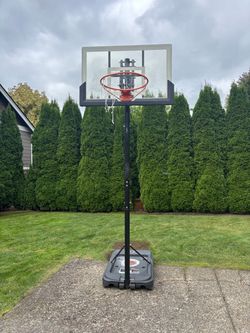 ADJUSTABLE BASKETBALL HOOP