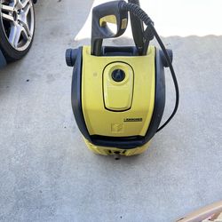 KARCHER PREASSURE WASHER