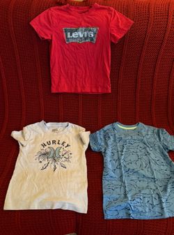 Boys T shirt size 6/7