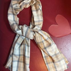 Never Worn Fashionable Scarf