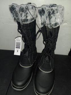 Women Winter Boot Size 9