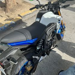 Z125
