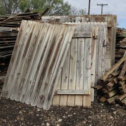Quality Reclaimed cedar fence pickets (multiple sizes)