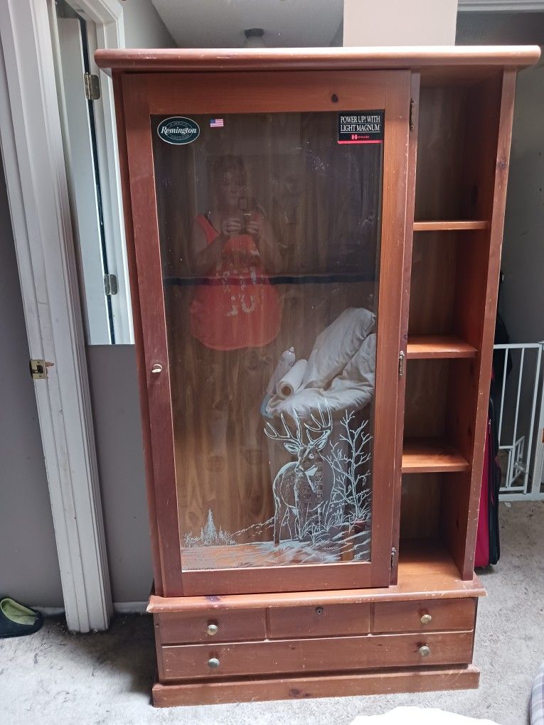8-Long Locking Gun Cabinet / Etched Window $65 OBO 