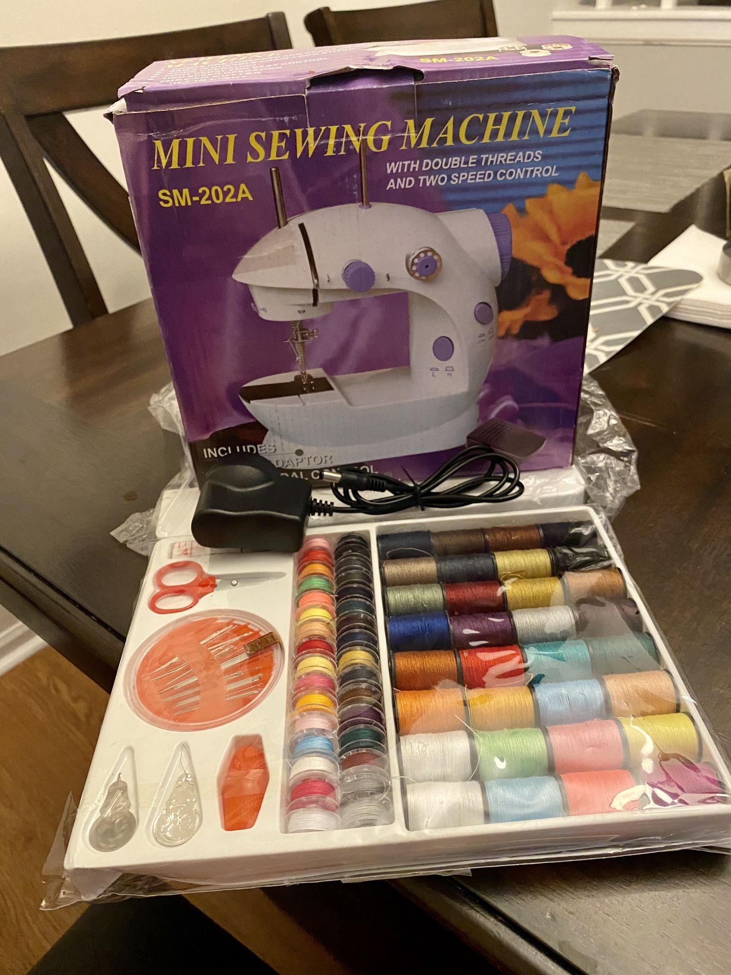 Mini sewing machine