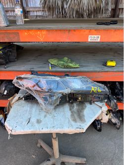 Toyota CAMRY RIGHT USED OEM HEADLIGHT (2018-2023)