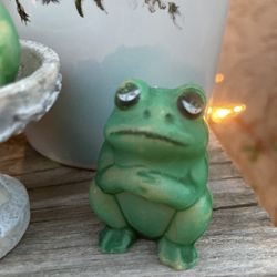 Vintage Frogs Figurine