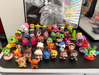 Disney  doorables lot New