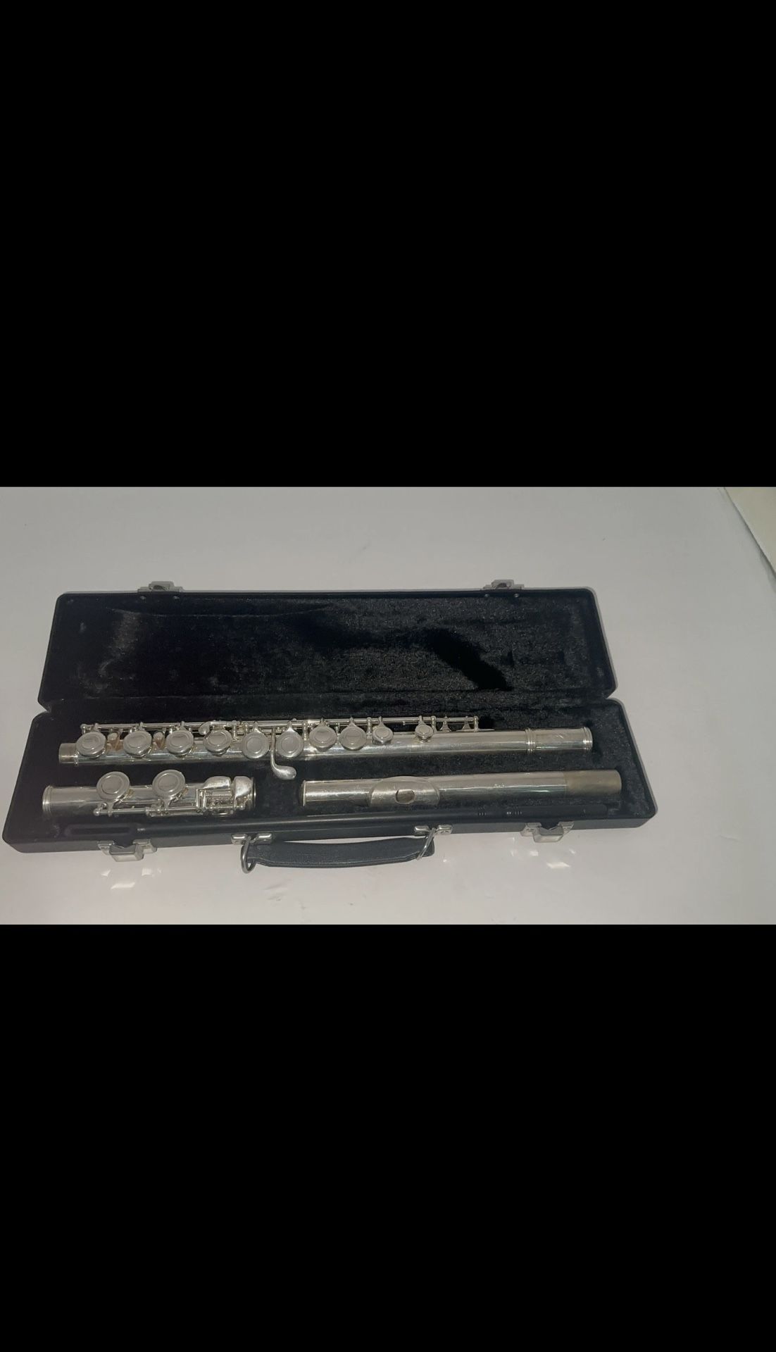 Gemeinhardt Artisan AFL-200 Student Flute With Essential Elements Flute Book 2