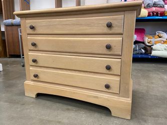 BERNHARDT Honey Maple Petite 3 Drawer Dresser