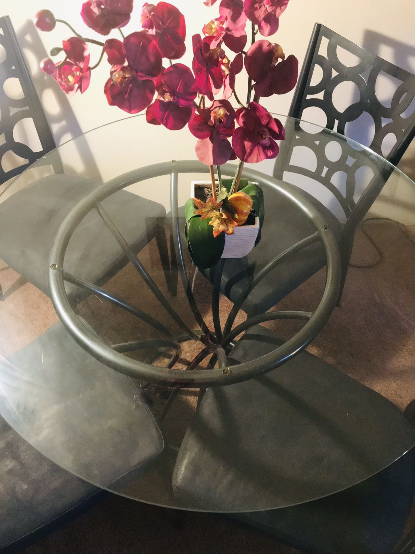 42" Round Glass Dining Table + 4 Cushioned Chairs