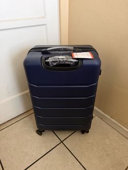 Brand New Large Hardshell Suitcase – Spinner Wheels + TSA Lock