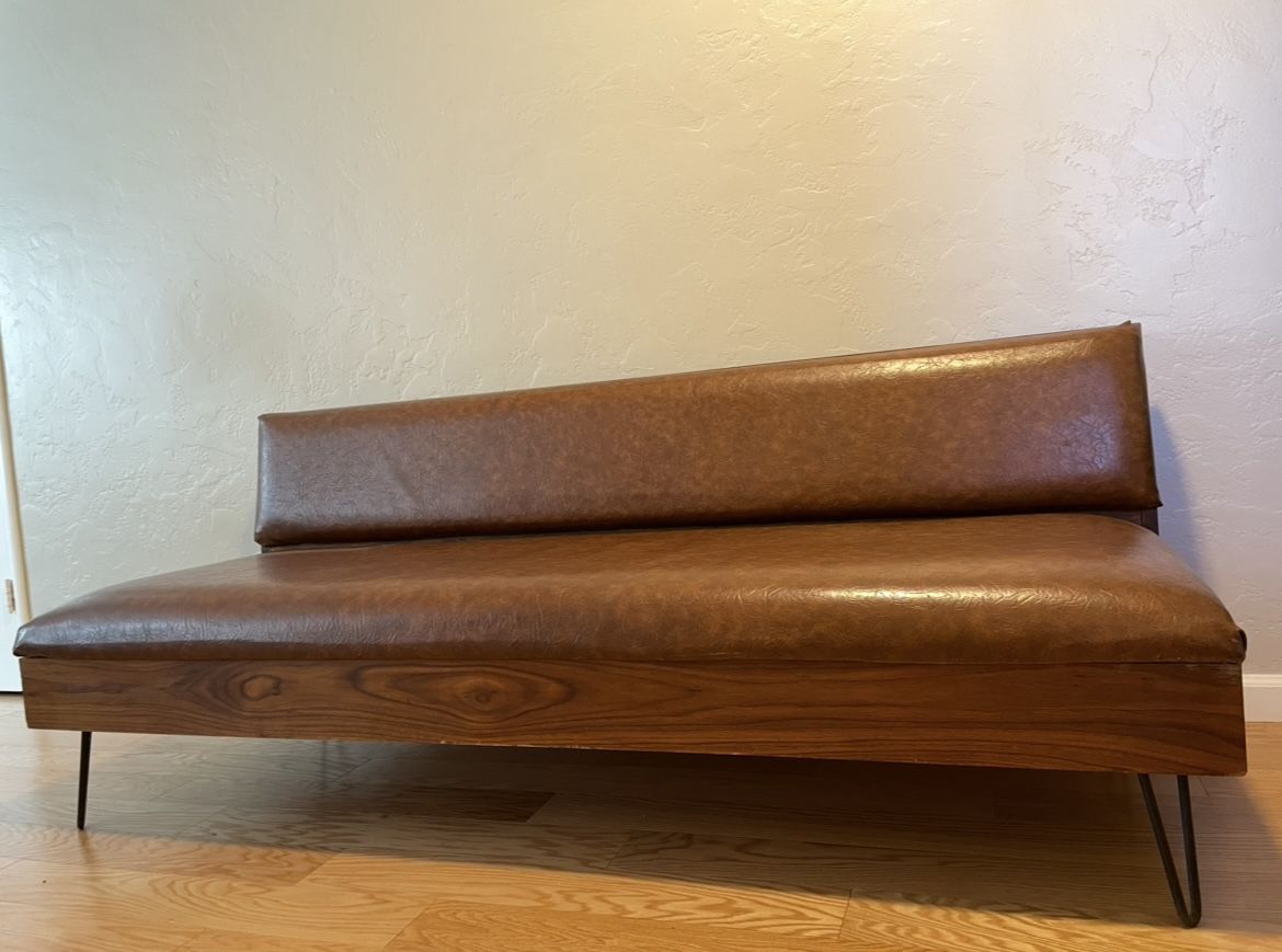 Mid Century Modern Platform Sofa Hairpin Metal Legs Floating Sofa