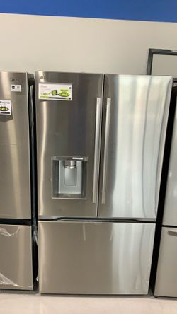 LG Counter Depth MAX With Zero Clearance French Door Refrigerator $1,950