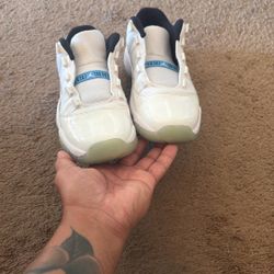 Jordan 11 Legend Blue Size 6.5 