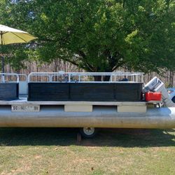 1986 Riviera 20f Pontoon With 30hp Chrysler Motor 