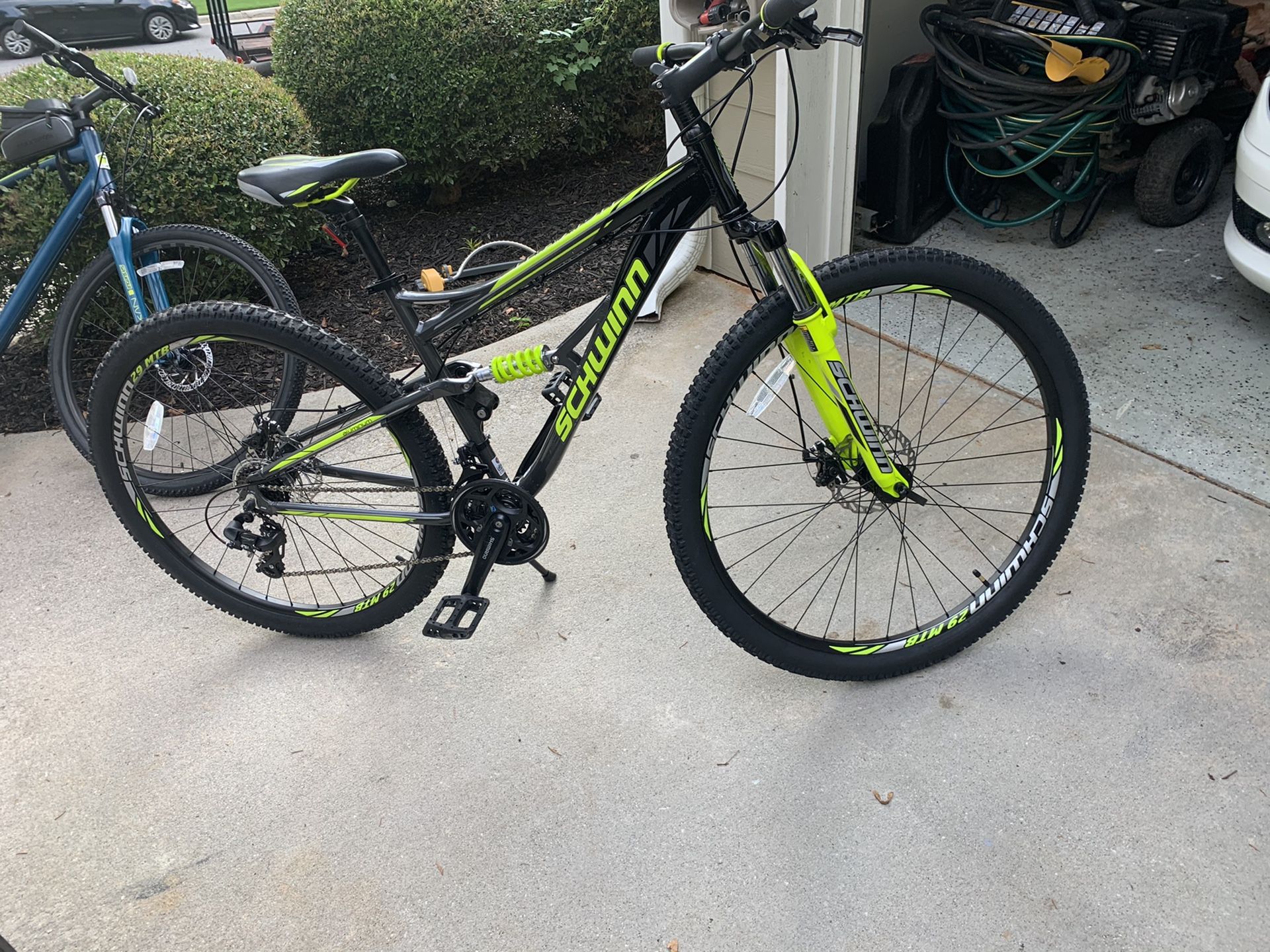 New Schwinn mountain bike