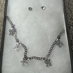 Butterfly Necklace With Earrings Set NEED GONE CHECK ACC FOR MORE