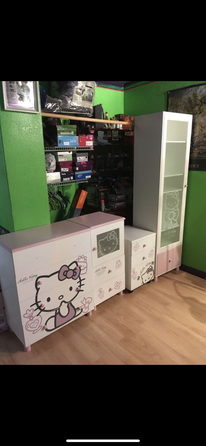 Custom Hello kitty bedroom set