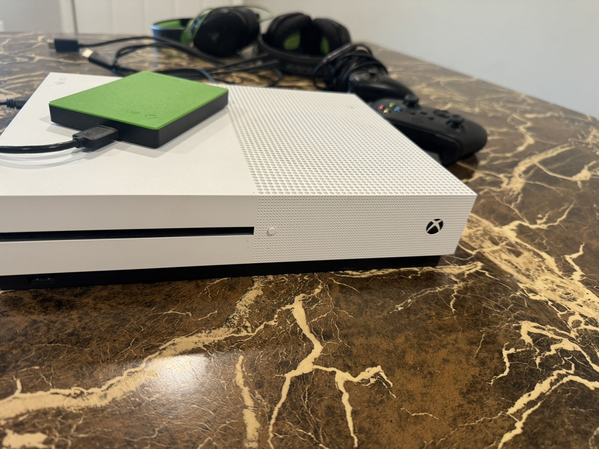 Xbox One S