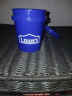 Lowes 0.4 Mini Blue Paint Bucket With Lid