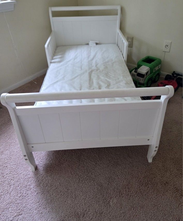 Bed for Toddler Good Conditions
