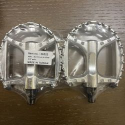 Chrome Aluminum Bear Trap Pedals Size 1/2 Inch 