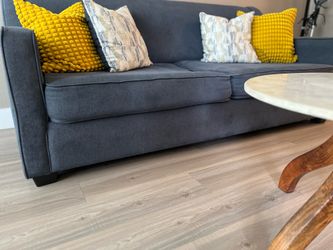 Jerome’s Sofa with 4 Decorative Pillows