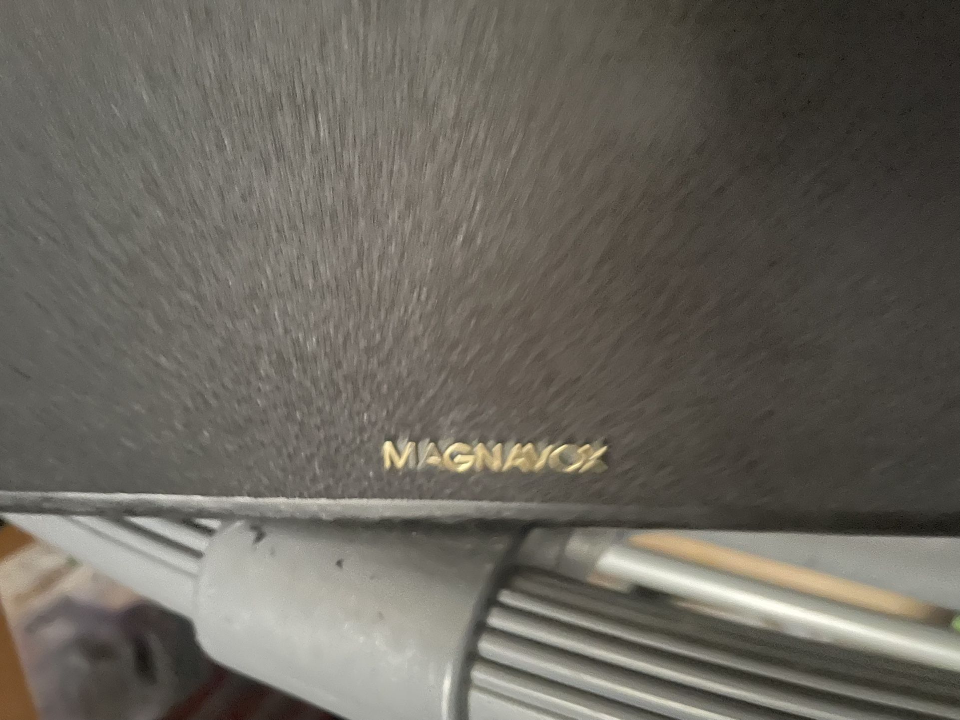 Center speaker Magnavox for home audio