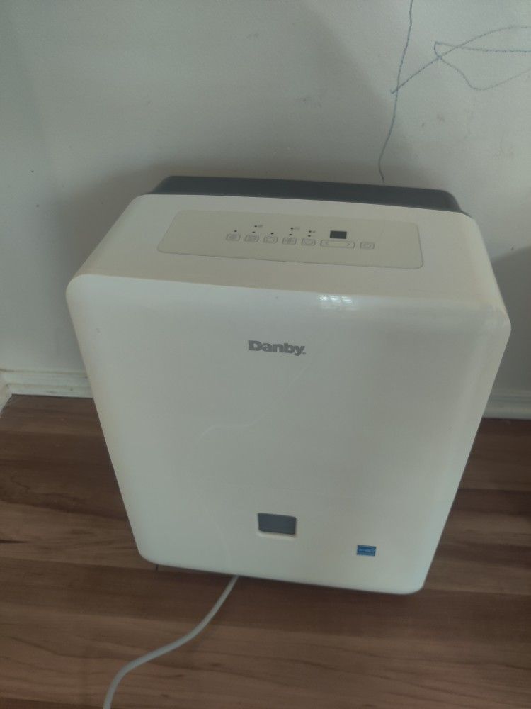 Denby 30pt Dehumidifier