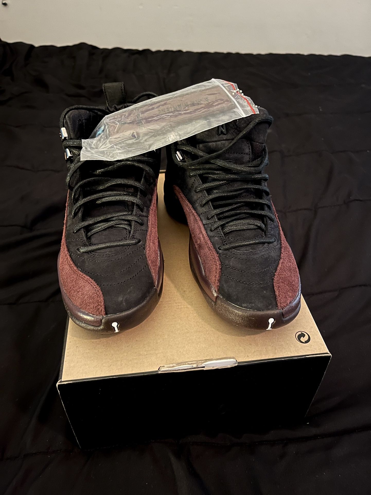 BRAND NEW WOMEN JORDANS…SIZE 5 & A HLAF